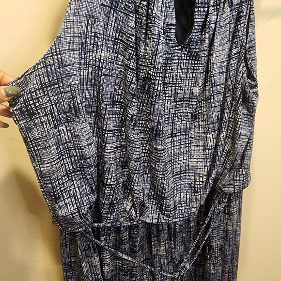 Roz & Ali Chic Blue Patterned Plus Size  Sleeveless Jumpsuit Size 3x - Picture 7 of 13